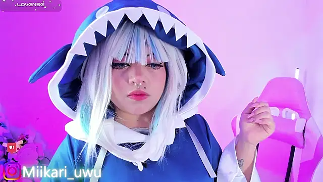 Snapshot of Ahri_Elderwood chatting on January 13, 5:24 am Ahri Elderwood online show from January 13, 5:24 am