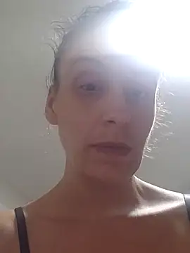 Snapshot of PrettyPocahontas69 chatting on October 2, 12:06 am PrettyPocahontas69 online show from October 2, 12:06 am