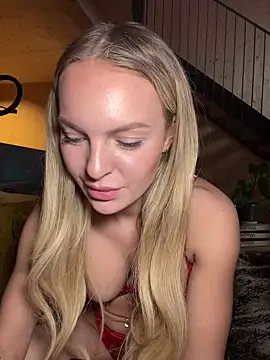 ChiaraVixen online show from December 16, 2:38 pm