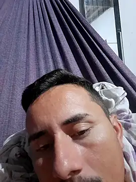 Snapshot of luissilva0071 chatting on February 12, 12:05 am luissilva0071 online show from February 12, 12:05 am