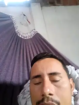 Snapshot of luissilva0071 chatting on February 25, 1:06 pm luissilva0071 online show from February 25, 1:06 pm