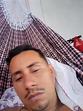 Snapshot of luissilva0071 chatting on March 14, 11:00 pm luissilva0071 online show from March 14, 11:00 pm