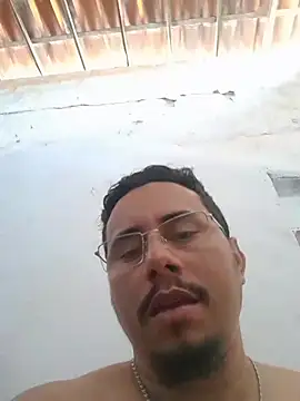 Snapshot of luissilva0071 chatting on October 29, 12:07 pm luissilva0071 online show from October 29, 12:07 pm