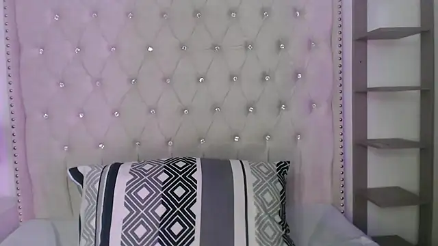 Snapshot of Abril_Squirt chatting on May 15, 10:39 pm Abril Squirt online show from May 15, 10:39 pm