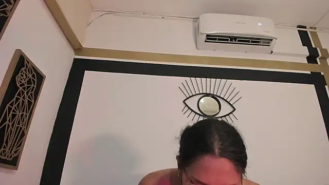 Snapshot of EmilyGomezLS chatting on May 8, 11:37 am EmilyGomezLS online show from May 8, 11:37 am