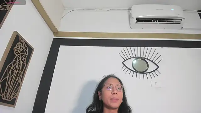 Snapshot of EmilyGomezLS chatting on May 31, 11:39 am EmilyGomezLS online show from May 31, 11:39 am