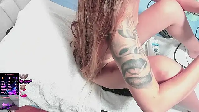 blondeb201 online show from September 24, 12:58 am