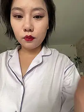 Snapshot of Eliza-E chatting on May 17, 11:45 pm Eliza-E online show from May 17, 11:45 pm