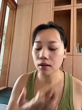 Snapshot of Eliza-E chatting on July 2, 11:55 pm Eliza-E online show from July 2, 11:55 pm