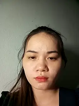 Ngoc-Trinh online show from December 7, 3:52 pm
