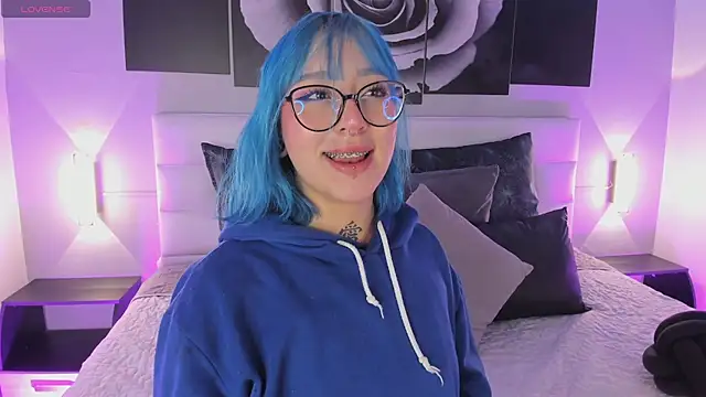 sofi bakerr online show from October 23, 11:31 am