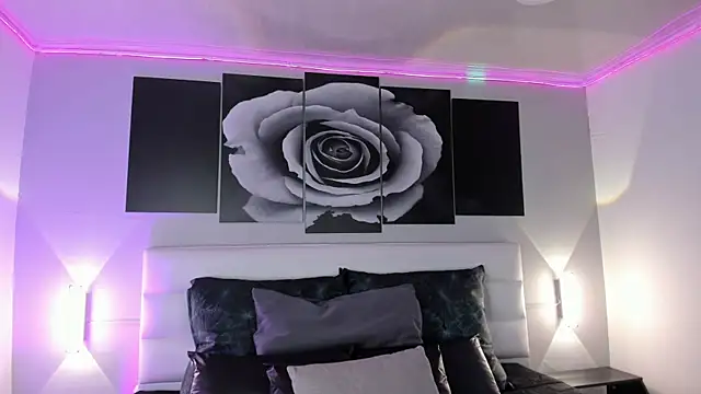 sofi bakerr online show from November 12, 11:43 am