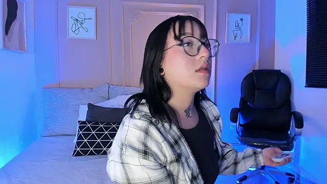 sofi bakerr online show from March 7, 11:40 am