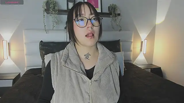 sofi bakerr online show from March 19, 11:36 am