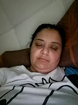 Snapshot of sarahhh1987 chatting on January 9, 8:43 pm sarahhh1987 online show from January 9, 8:43 pm