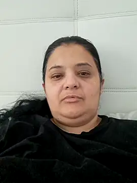 Snapshot of sarahhh1987 chatting on February 16, 6:31 am sarahhh1987 online show from February 16, 6:31 am