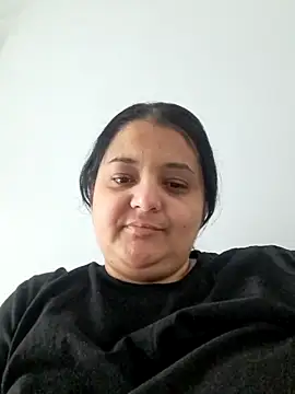 Snapshot of sarahhh1987 chatting on February 20, 7:43 am sarahhh1987 online show from February 20, 7:43 am