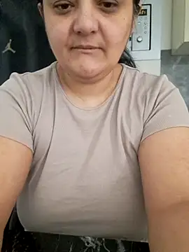 Snapshot of sarahhh1987 chatting on February 22, 8:13 am sarahhh1987 online show from February 22, 8:13 am