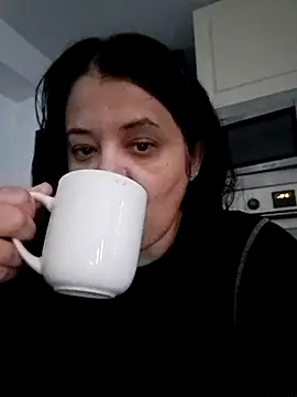 Snapshot of sarahhh1987 chatting on February 27, 6:24 am sarahhh1987 online show from February 27, 6:24 am