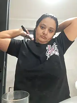 Snapshot of sarahhh1987 chatting on March 2, 8:43 am sarahhh1987 online show from March 2, 8:43 am