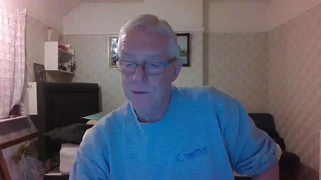Snapshot of shaun63m chatting on November 25, 1:38 am shaun63m online show from November 25, 1:38 am