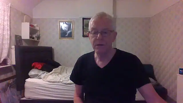 Snapshot of shaun63m chatting on January 13, 12:27 am shaun63m online show from January 13, 12:27 am