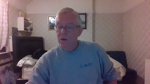 Snapshot of shaun63m chatting on January 16, 12:14 am shaun63m online show from January 16, 12:14 am