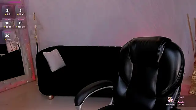 Snapshot of HannaConnor_ chatting on May 13, 8:06 pm HannaConnor online show from May 13, 8:06 pm