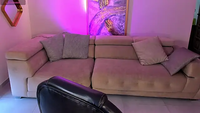 Snapshot of HannaConnor_ chatting on June 8, 10:21 pm HannaConnor online show from June 8, 10:21 pm