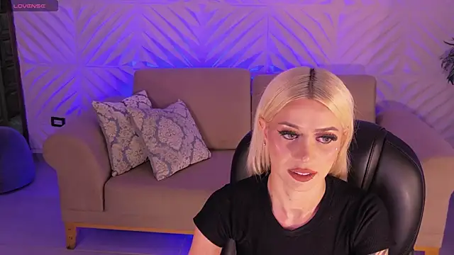 Snapshot of HannaConnor_ chatting on July 25, 11:57 pm HannaConnor online show from July 25, 11:57 pm