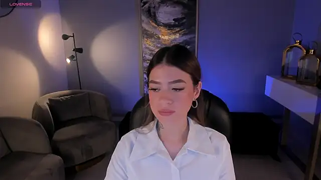 Snapshot of ViolettHansson chatting on January 29, 9:39 pm ViolettHansson online show from January 29, 9:39 pm