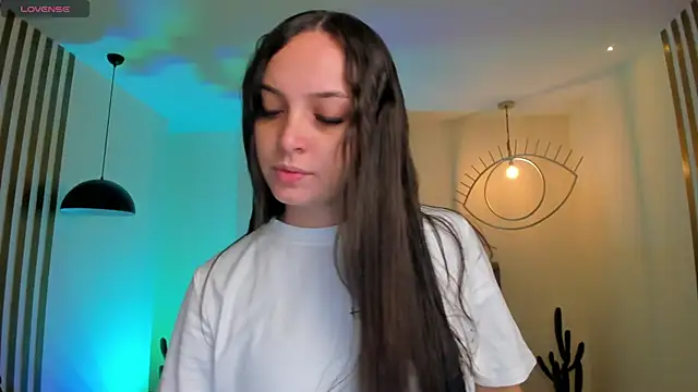 AliceHarper  online show from December 17, 6:25 pm