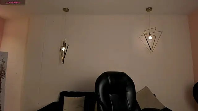 Snapshot of AliceHarper_ chatting on May 15, 6:26 pm AliceHarper online show from May 15, 6:26 pm