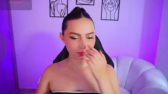 AliceHarper  online show from July 15, 8:03 pm