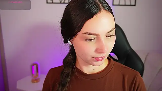 AliceHarper  online show from August 3, 2:43 am