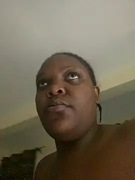 Snapshot of zonroe_the_big chatting on July 13, 4:59 am zonroe the big online show from July 13, 4:59 am