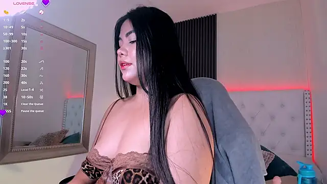 Snapshot of aliscollins_ chatting on June 9, 2:12 am aliscollins online show from June 9, 2:12 am
