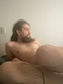 Snapshot of feetlover3611 chatting on December 17, 1:38 pm feetlover3611 online show from December 17, 1:38 pm