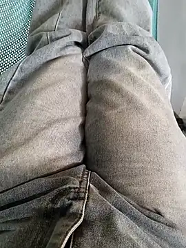 M yiyi online show from December 4, 7:17 am