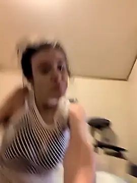 rileyyb  online show from February 9, 4:27 am