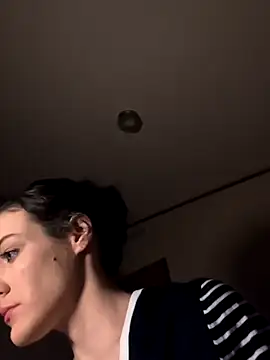 rileyyb  online show from February 13, 5:47 am