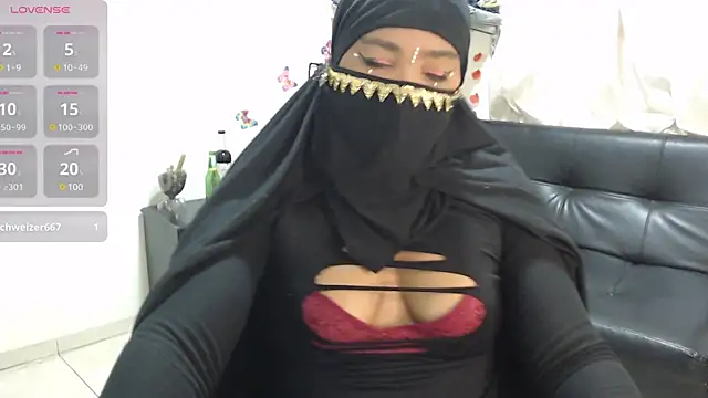 Snapshot of Aaliyah_brown chatting on January 22, 8:51 am Aaliyah brown online show from January 22, 8:51 am