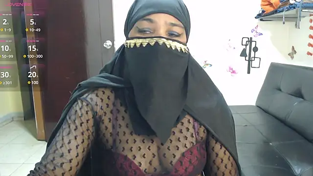 Snapshot of Aaliyah_brown chatting on March 15, 7:42 am Aaliyah brown online show from March 15, 7:42 am