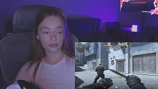 Snapshot of _MayShy_ chatting on February 4, 11:05 am MayShy online show from February 4, 11:05 am