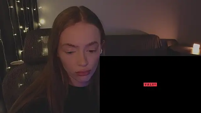 Snapshot of _MayShy_ chatting on February 20, 2:28 pm MayShy online show from February 20, 2:28 pm