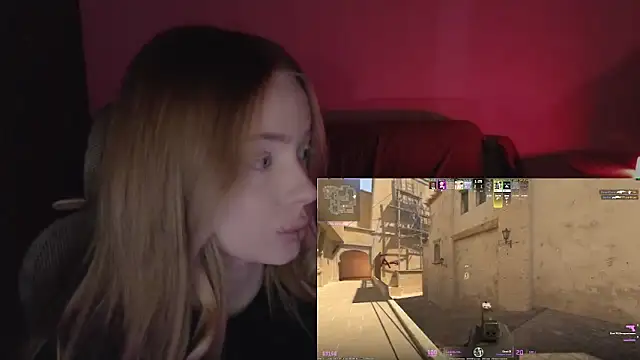 Snapshot of _MayShy_ chatting on February 25, 7:45 pm MayShy online show from February 25, 7:45 pm