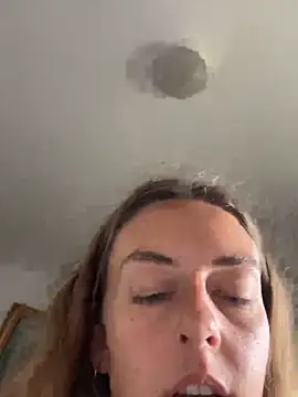 Snapshot of jungleangel chatting on April 9, 1:49 am jungleangel online show from April 9, 1:49 am