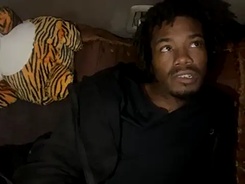 Snapshot of SlimeCrownzOut5 chatting on November 28, 11:40 pm SlimeCrownzOut5 online show from November 28, 11:40 pm