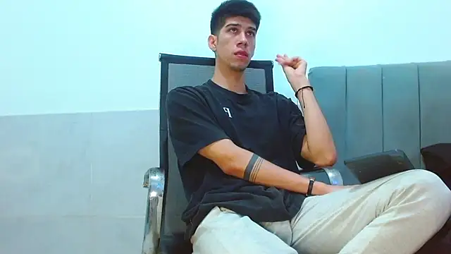 jhony-sex online show from May 1, 3:11 am