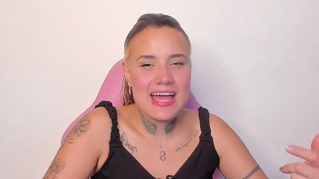 Snapshot of Susan-Sweet-7 chatting on July 18, 8:45 pm Susan-Sweet-7 online show from July 18, 8:45 pm
